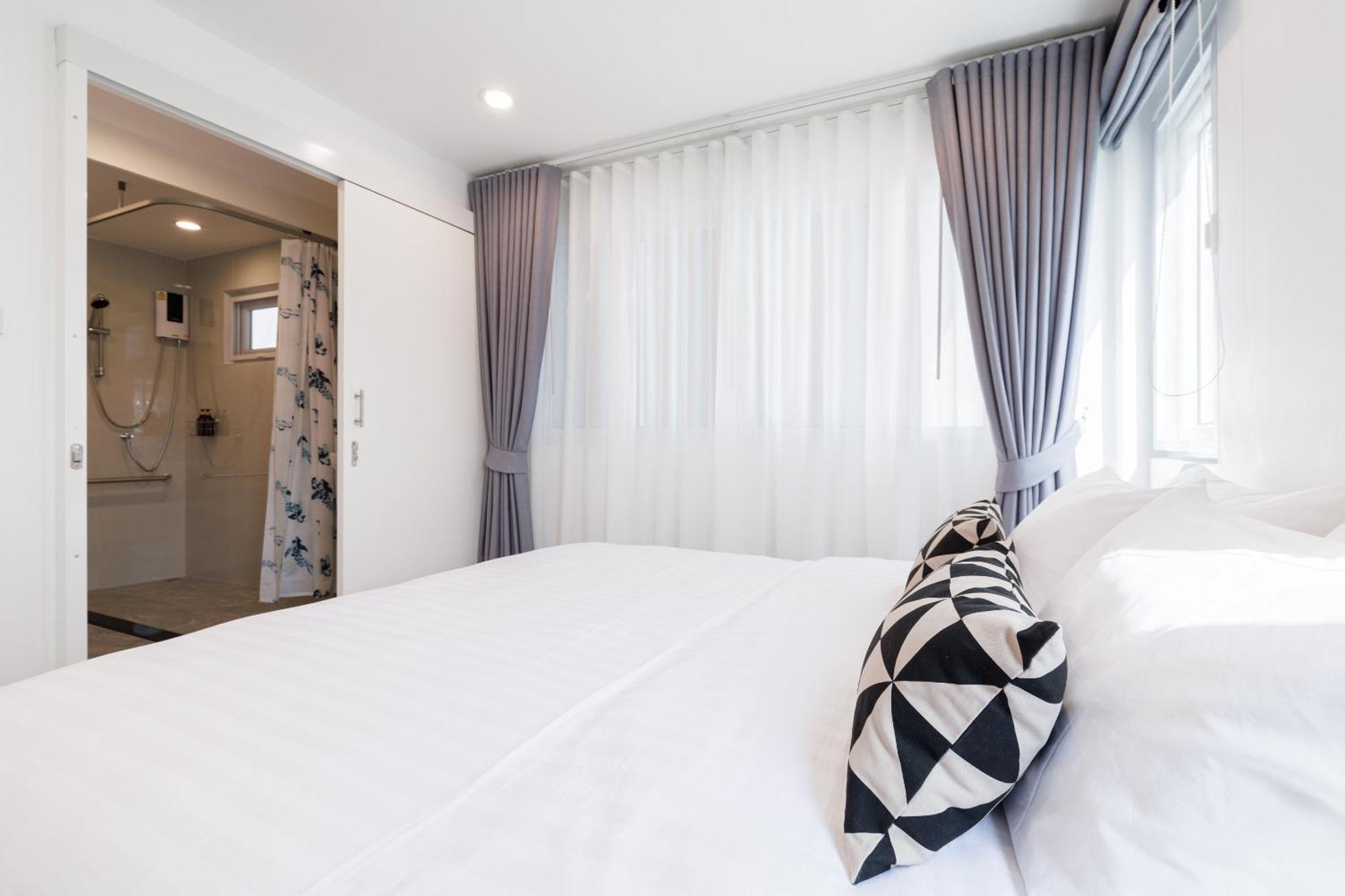 Baan Boon Bed & Breakfast Bangkok Exterior photo