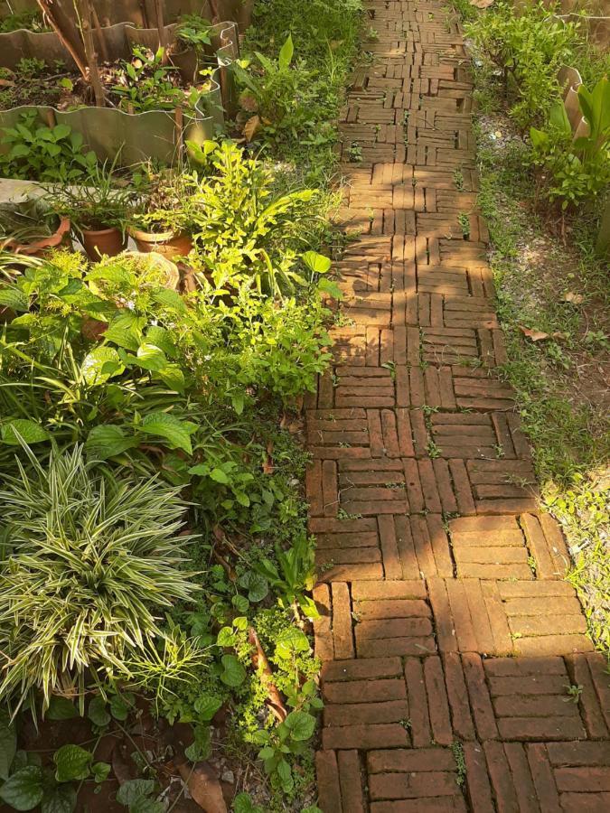 Baan Boon Bed & Breakfast Bangkok Exterior photo