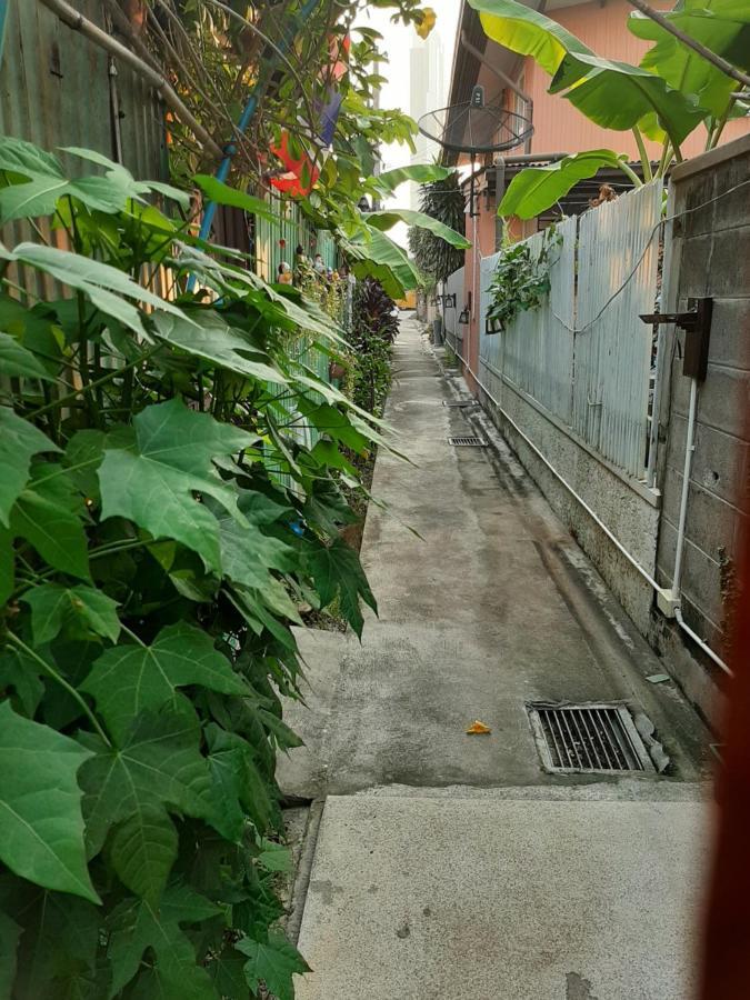 Baan Boon Bed & Breakfast Bangkok Exterior photo